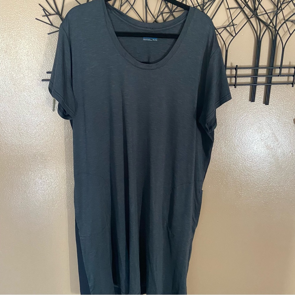 Columbia short sleeve tee dress gray/black size XXL